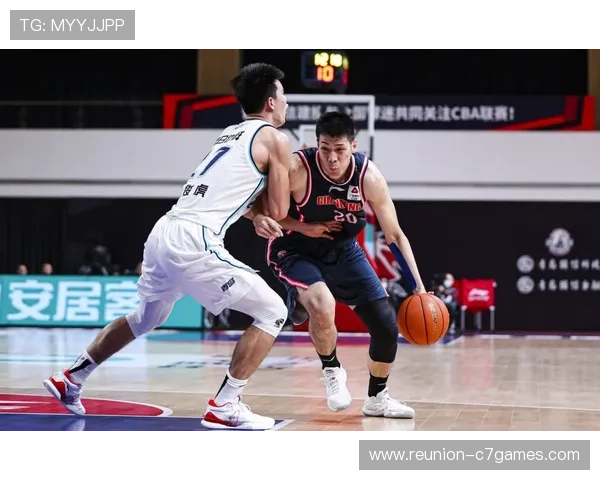 CBA联赛惊险逆转战，年轻球员发挥关键助力球队夺胜