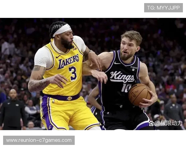 NBA季后赛激战正酣 詹姆斯携手安东尼大展神威 关键时刻决定比赛走势