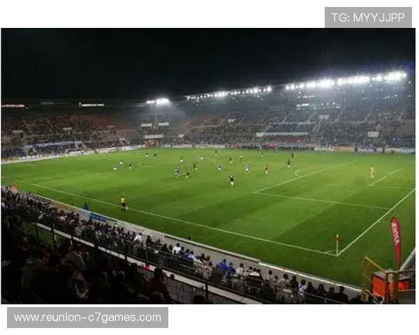 以斯特拉斯堡俱乐部发展历程为主线解析法甲球队崛起与挑战之路