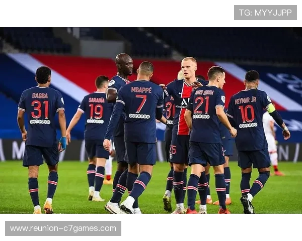 巴黎圣日耳曼逆转战胜马赛锁定法甲榜首新局势